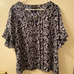 Liz Claiborne Blue & White Floral Flutter Sleeve Blouse